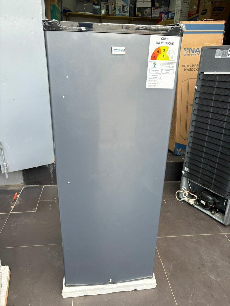 Congélateur vertical compact