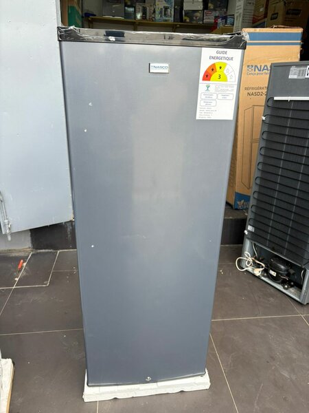 Congélateur vertical compact