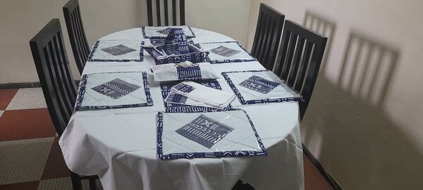 Ensemble de nappe colorée