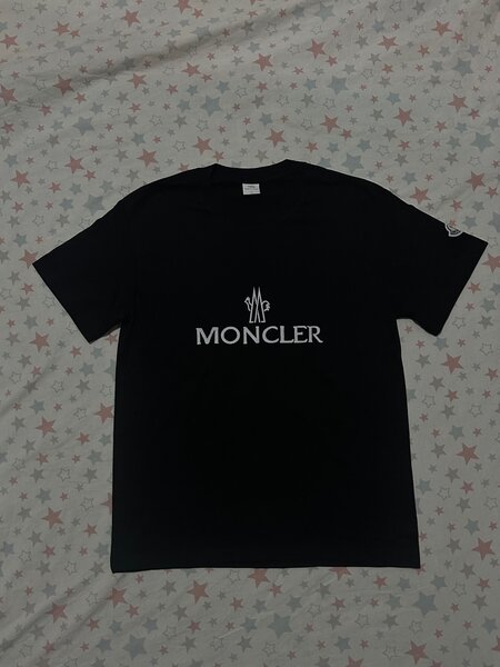 Бренд: MONCLER