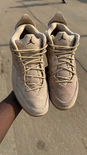 Baskets style sportif beige