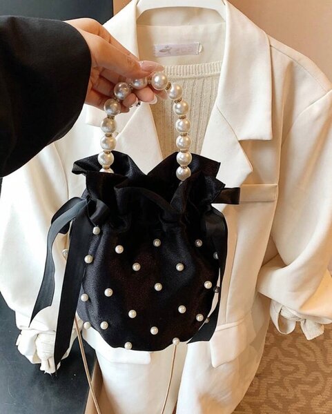 Sac noir perlé