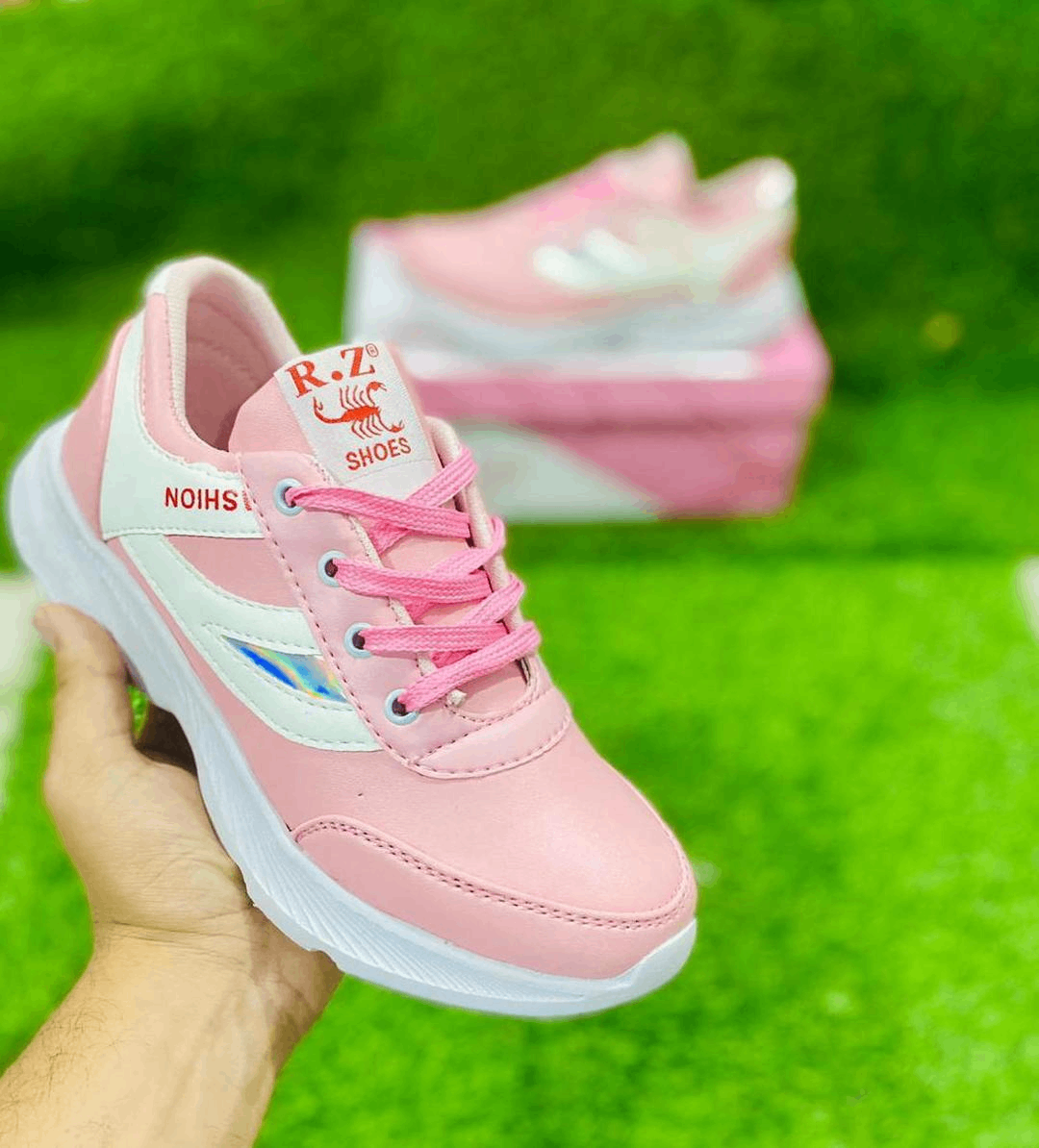 Girl's walking Softly Sneakers