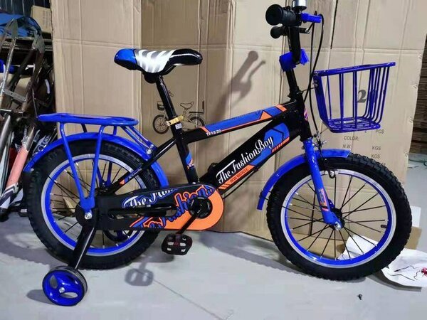 Vélo enfant avec roues stabilisatrices