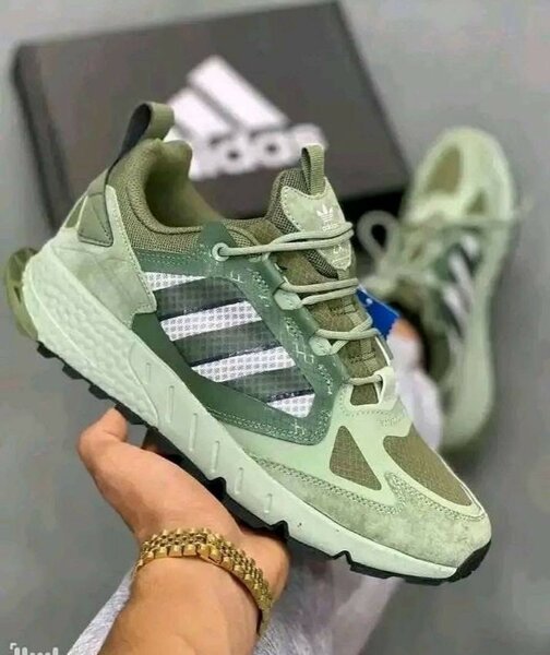 Chaussures de sport Adidas vertes
