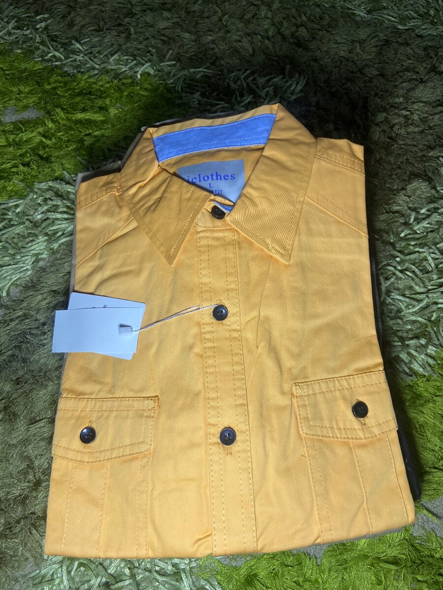 Chemise jaune en coton élégante