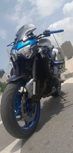 Moto sportive haute performance