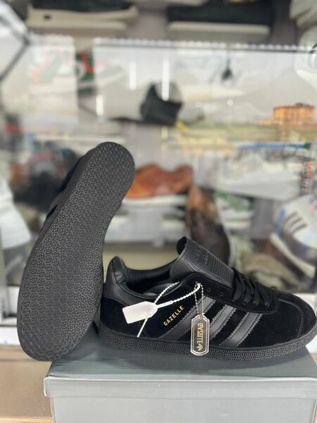 Chaussures sport noires classique