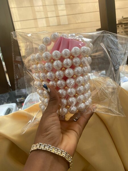 Sac à main perlé élégant