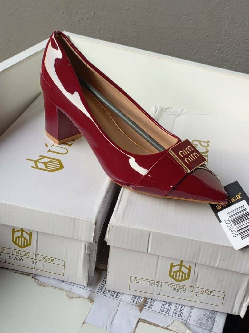 Closed blocked heels