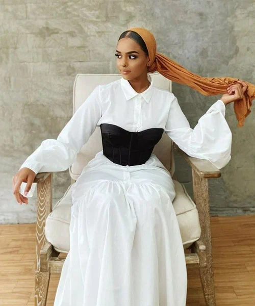 Robe élégante avec corset