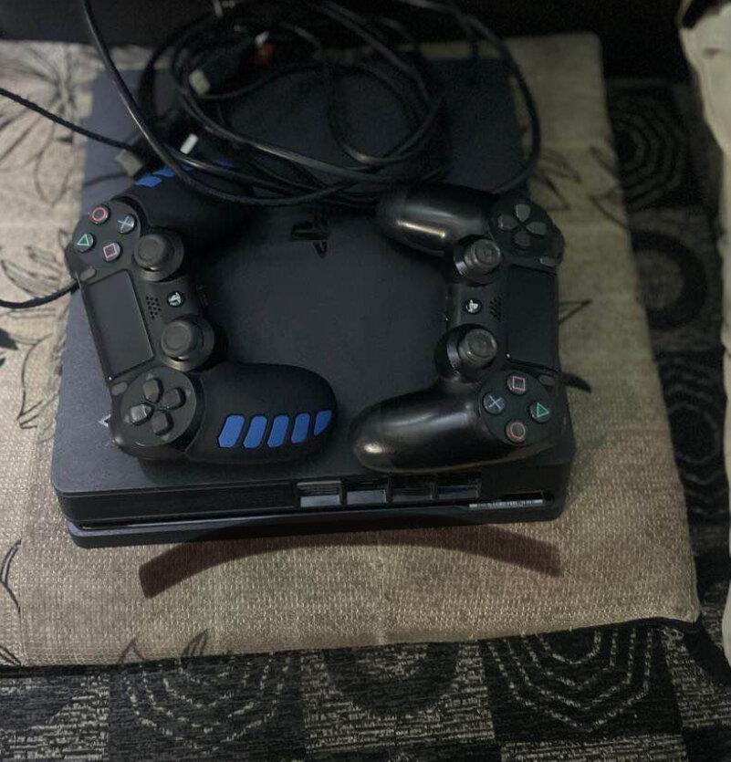 Console de jeu Sony PS4