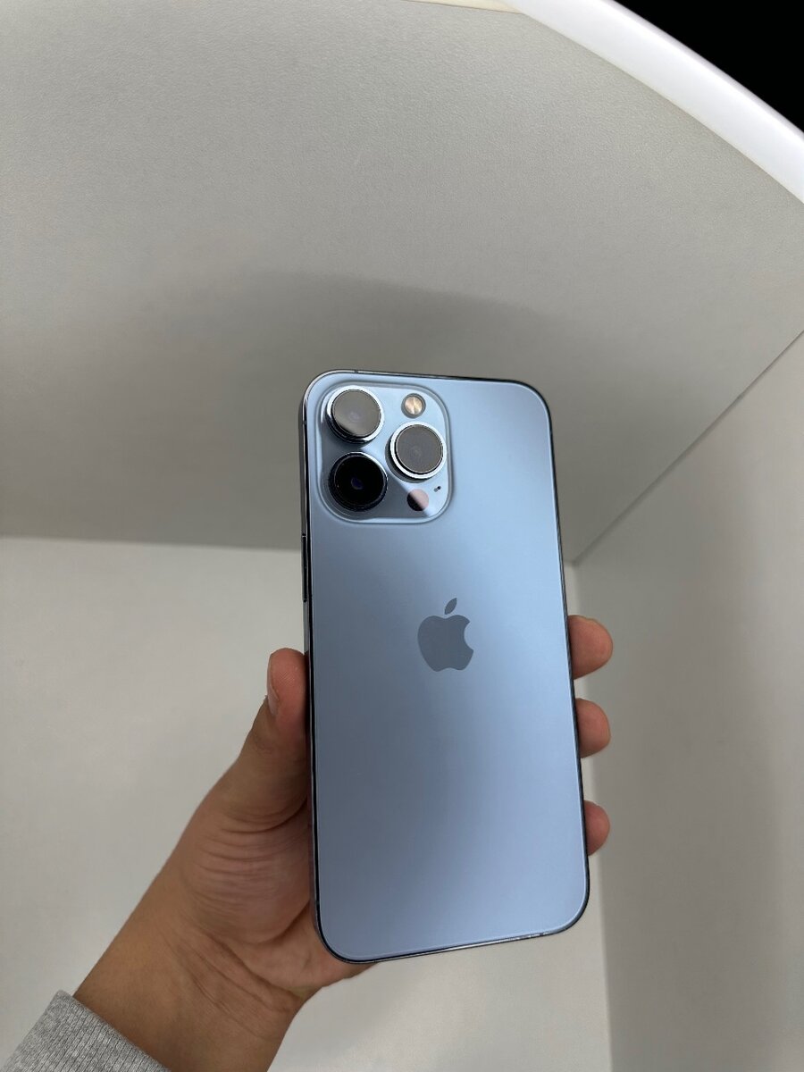 Продаю Айфон 13 про