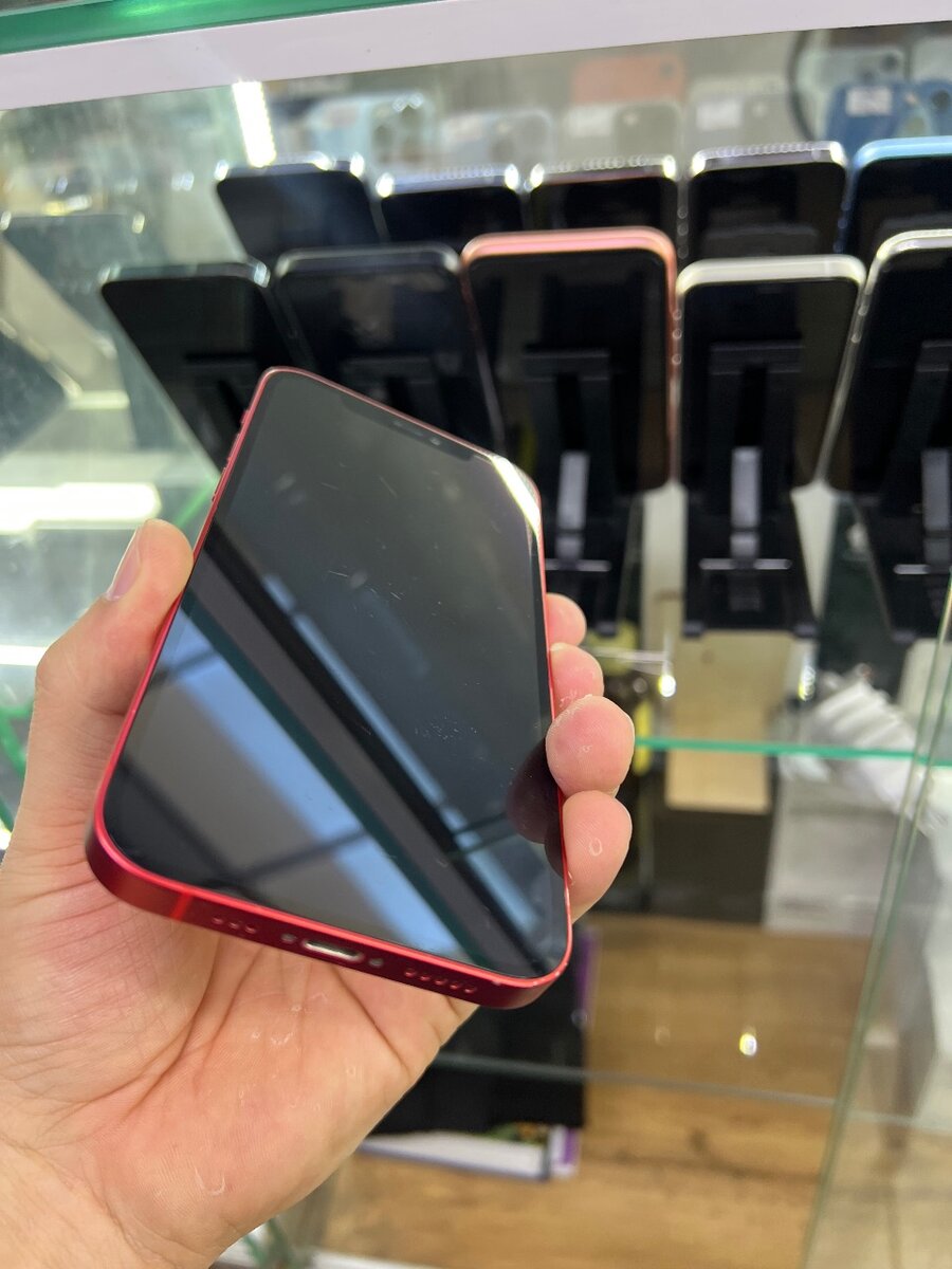 Айфон 12. 64гига