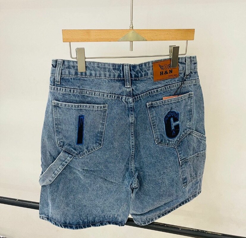 Short jeans
