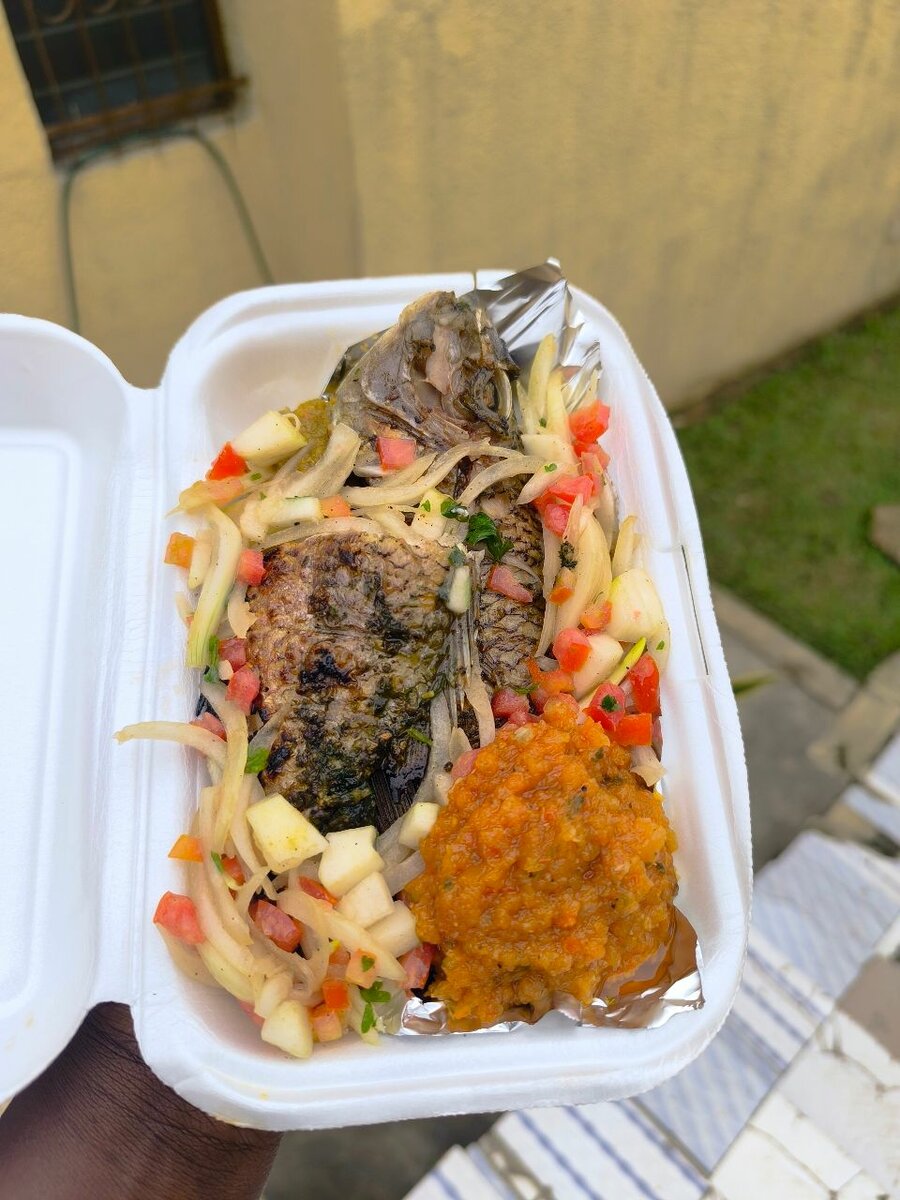 Plat De Poisson Carpe Braisé