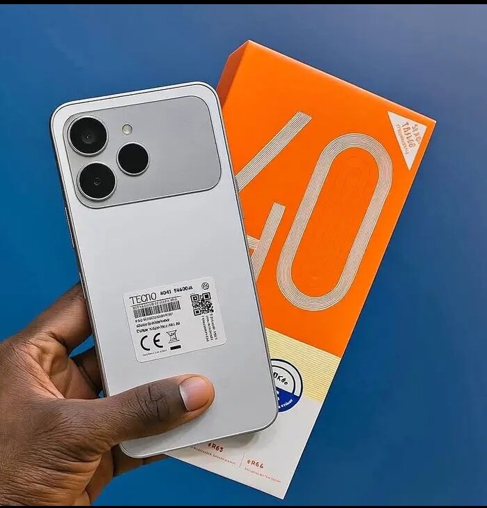 Smartphone TECNO spar40 argent