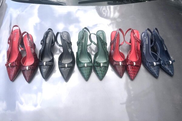 Talons en similicuir