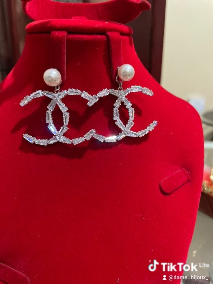 Boucles d'oreilles élégantes en perles