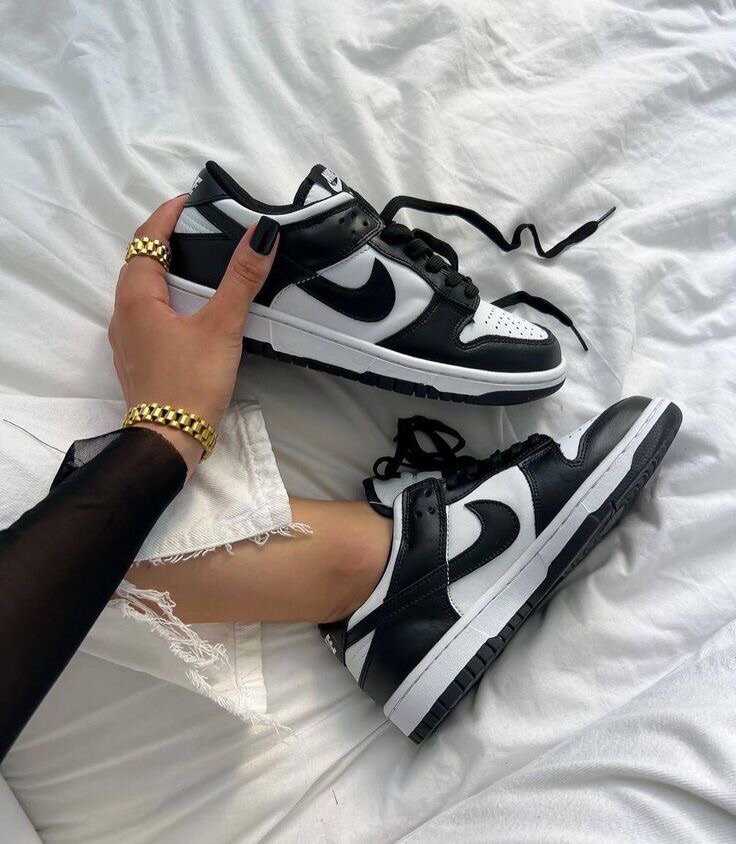 NIKE SB PANDA LOW DUNK