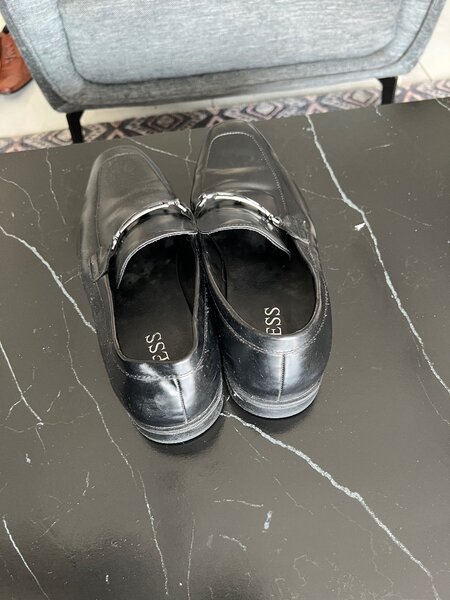 Mocassins en cuir noir élégants