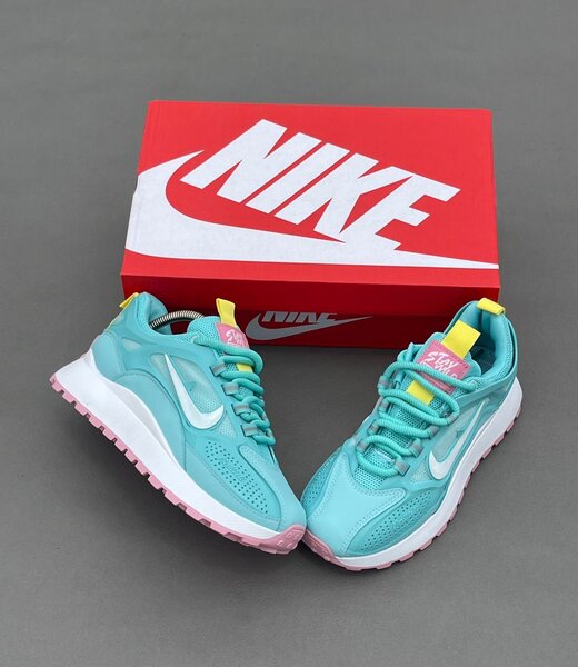 Nike Baskets Colorées