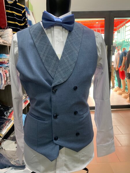 Costume bleu élégant homme