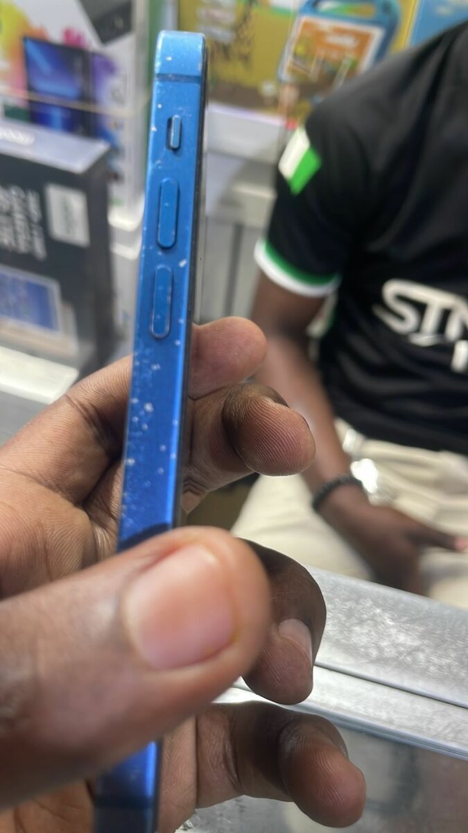 iPhone 13 mini 128G tout passe propre 190.000 Disponible ave