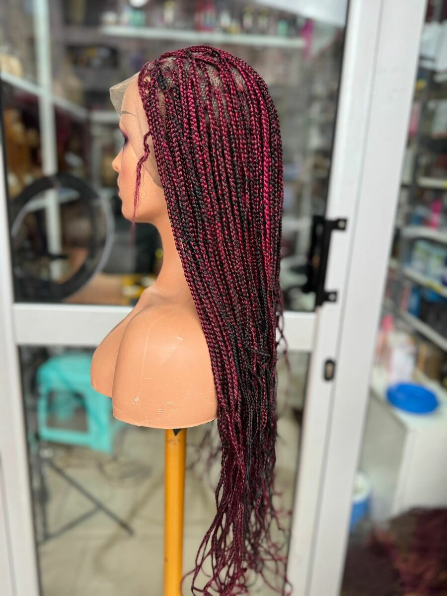 Perruque tressée longue élégante