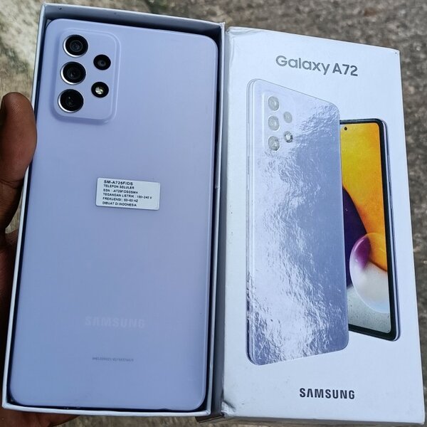 Brand new galaxy A72 5G 128gb/6gb ram 4500mAh battery capaci