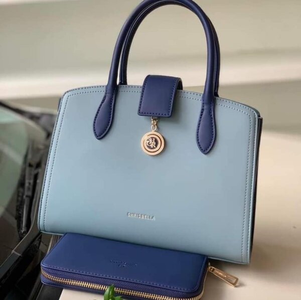 Magnifique et élégant sac à main pour femme Chrisbella + un Grand portefeuille .