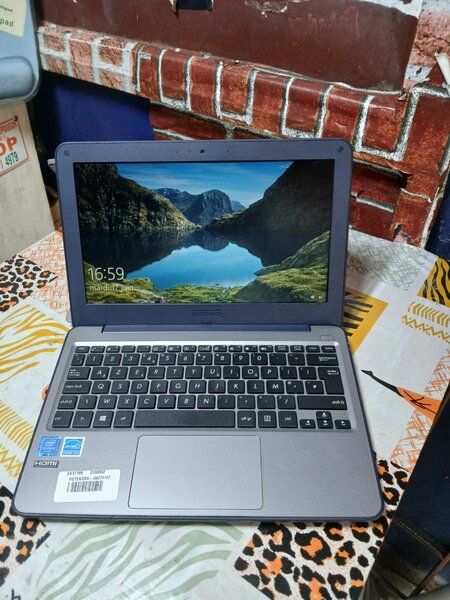 ASUS W202N Dual Core