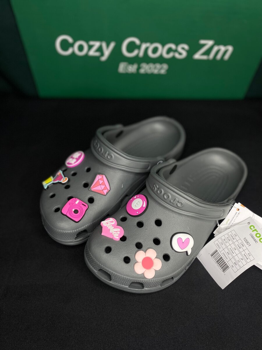 ICONIC CLASSIC CROCS
