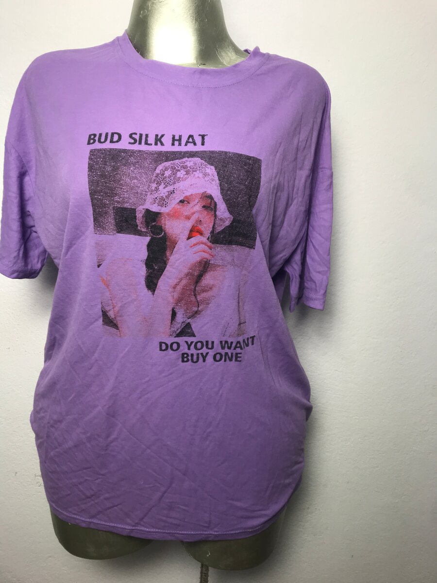 T-shirt violette imprimée mode