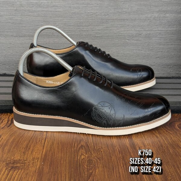 Men's classic shoes