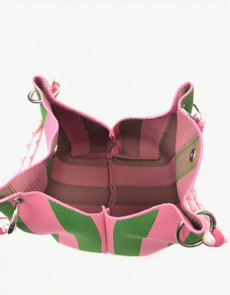 Sac à main rayé élégant