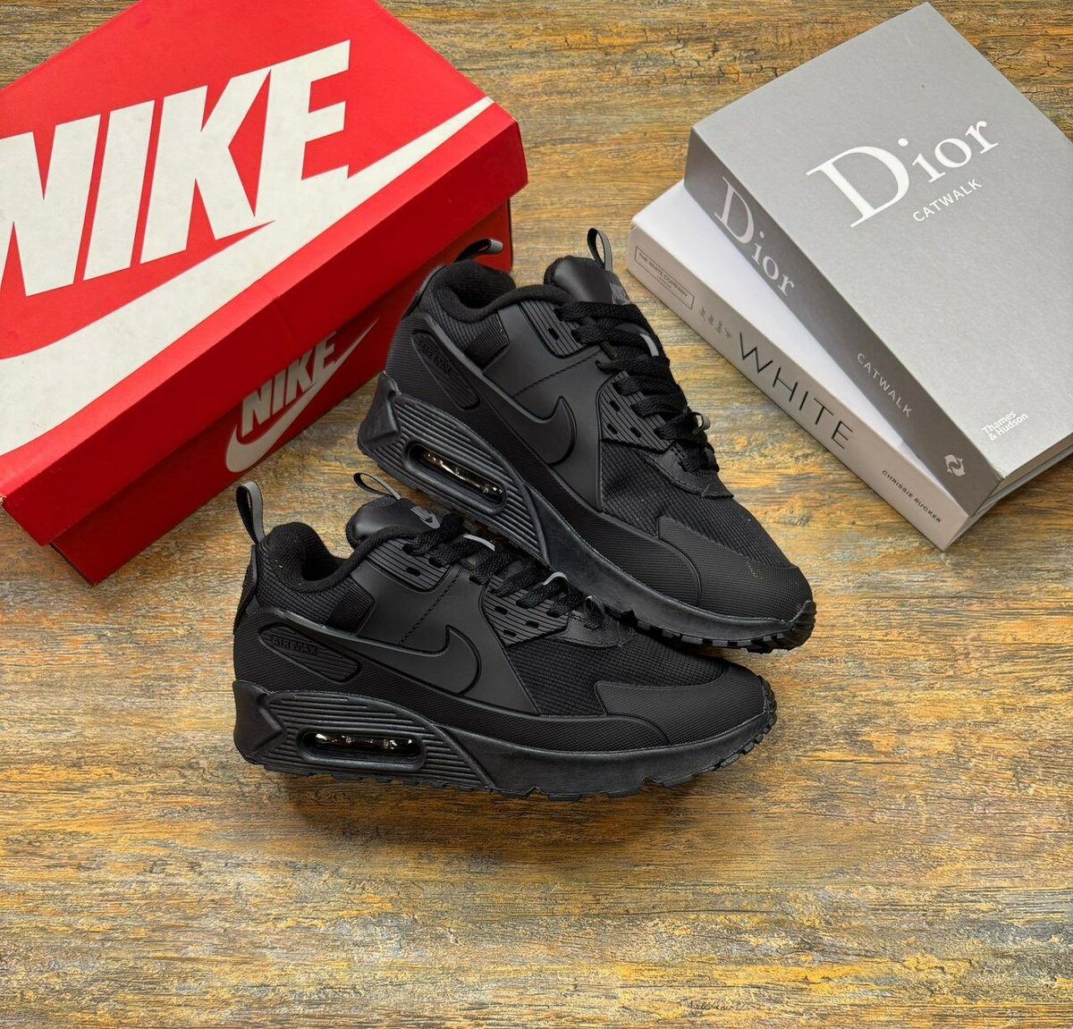 Nike Air Max 90 Sneakers