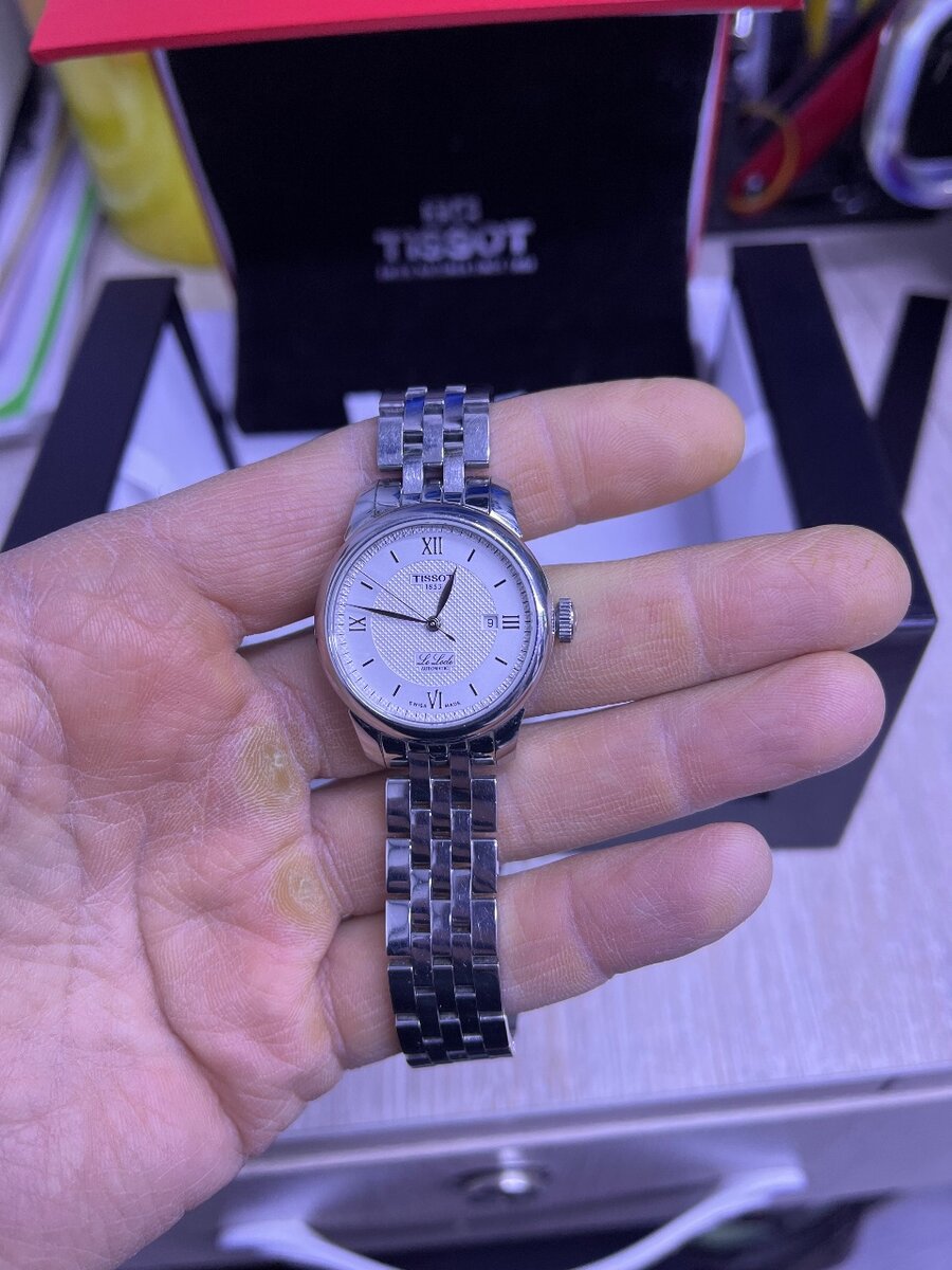 Женские наручные часы Tissot Le Locle