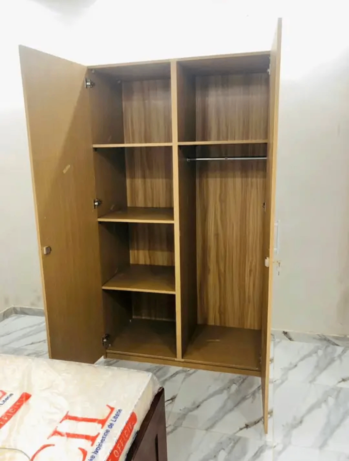 Armoire en bois moderne