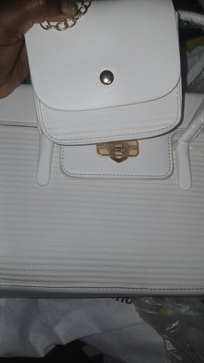Stylish White Handbag Set