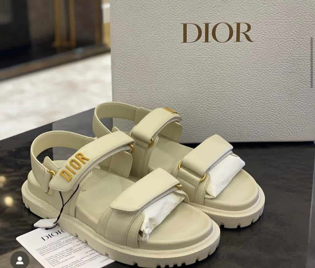 Flip flops for the queens