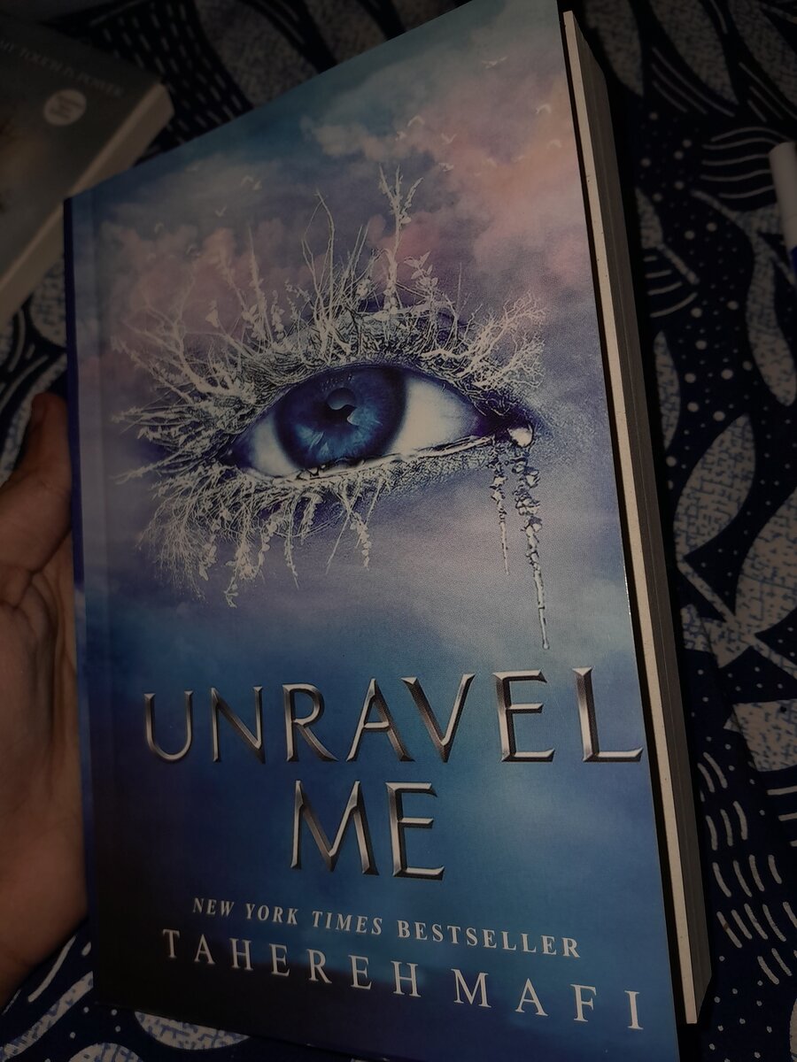 Shatter me book series; complete series with all the novells