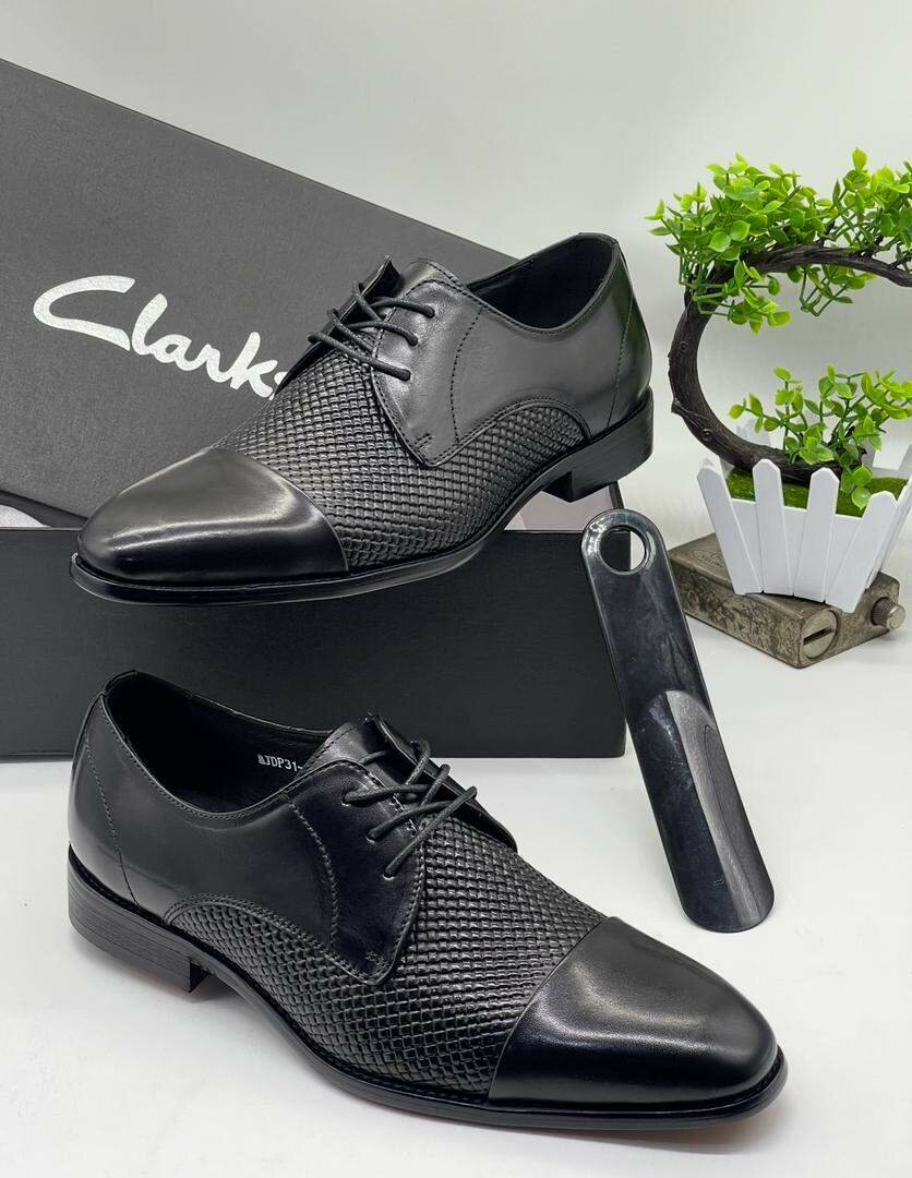 Clarks solid Executive shoes