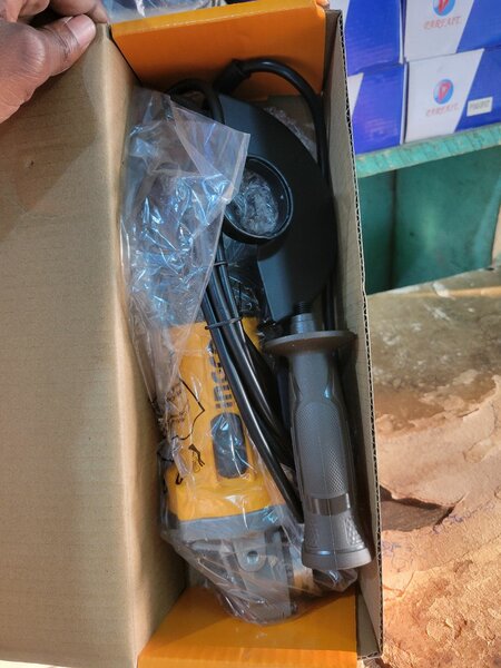 Meuleuse d'angle INGCO 1100W