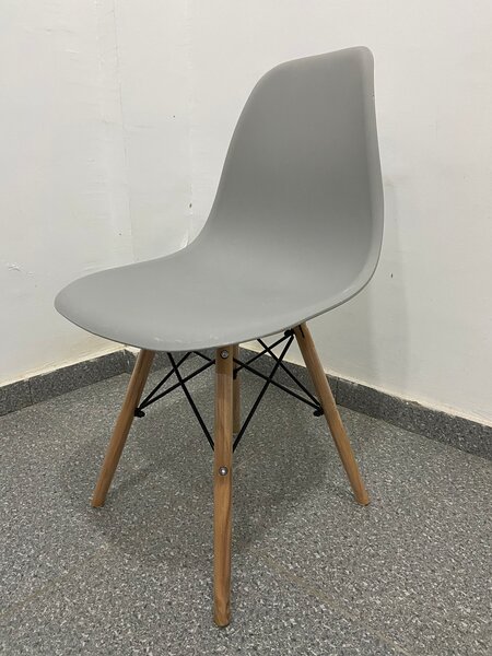 Chaise design moderne grise