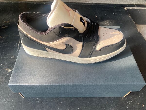 Air Jordan 1 Low (Nude)