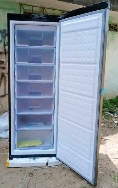 Congélateur vertical élégant