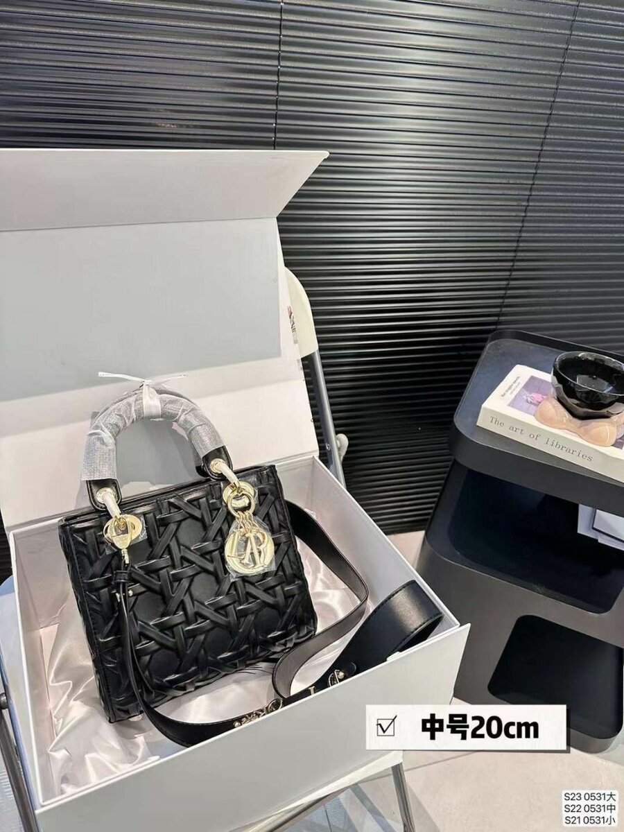 Бренд:Dior леди