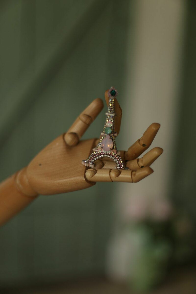 Брошь Эйфелева башня