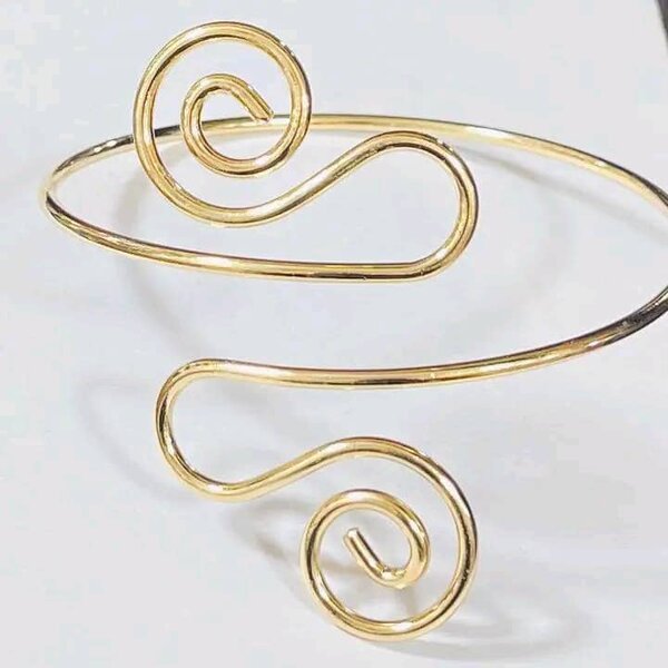 Bracelet en fil doré